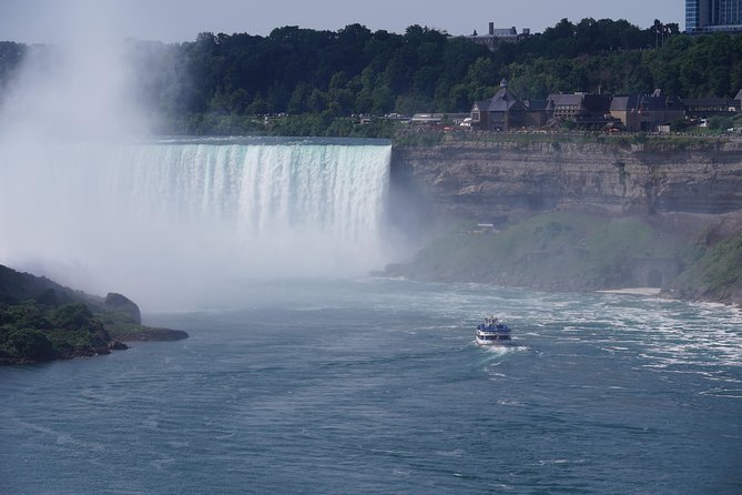 2-Day Niagara Falls USA Tour from Boston - What to pack for mist, lights, and long days