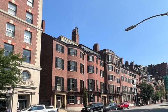 80-Minutes NON-STOP Trolley of Historic Boston and Freedom Trail - Faneuil Hall: Marketplace Energy Without the Long Walk