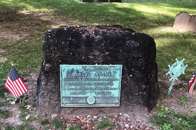 80-Minutes NON-STOP Trolley of Historic Boston and Freedom Trail - Old North Church and the Hill Moment