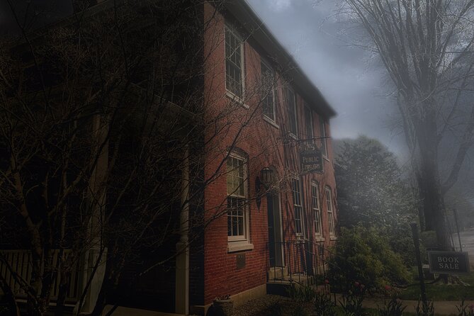 90 Minutes Ghost Walking Tour in Kennebunkport - The Tour Format: Mobile Ticket, English-Only, Small Group Feel