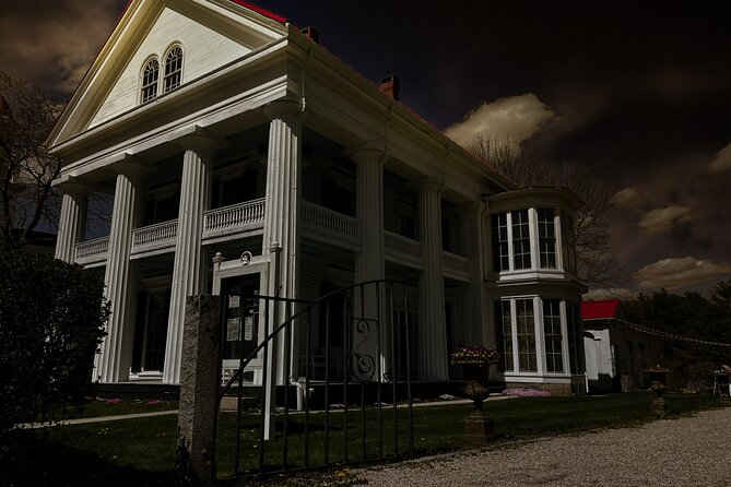 90 Minutes Ghost Walking Tour in Kennebunkport - Stop 1: White Columns and the First Families Museum