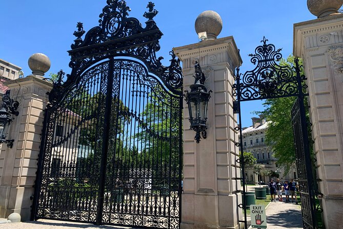 Art Historian’s Gilded Age Newport: A Self-Guided Driving Tour - Fort Adams entrance: where big names show up in the story
