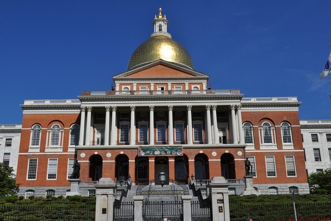Astounding Scavenger Hunt: Boston The Story of America - Faneuil Hall Marketplace to Old South Meeting House: the story begins where people gather