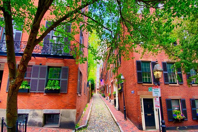 Beacon Hill + Back Bay History + Photo Walking Tour(SMALL Group) - Stop 1: Beacon Hill, brick sidewalks, antique lamps, and door-level details