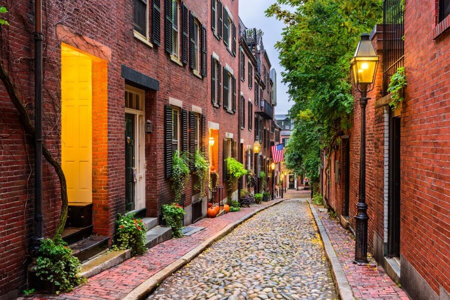 Best of Boston: Full-Day Private Tour - North End kickoff at Caffe Vittoria, cannoli and immigrant stories