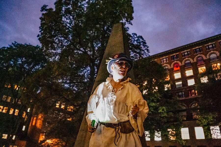 Boston: 1.5-Hour Ghosts and Gravestones Tour - Granary Burying Ground and the famous graves you came for