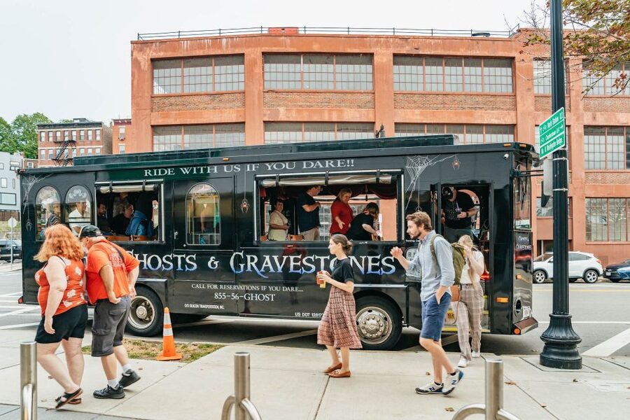 Boston: 1.5-Hour Ghosts and Gravestones Tour - Who should book this Boston ghost tour, and who should skip it