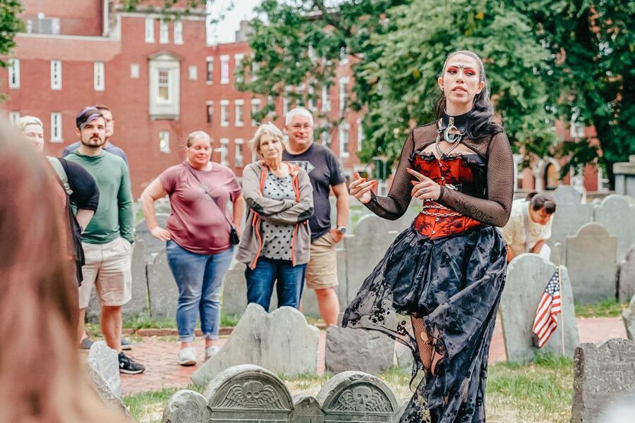 Boston: 1.5-Hour Ghosts and Gravestones Tour - The 90-minute format: how the trolley and walking split the time