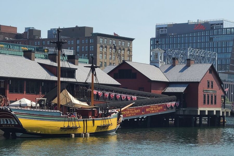 Boston: Boston Tea Party Ships and Museum Interactive Tour - Meeting at the Congress Street Bridge and picking up your timed entry