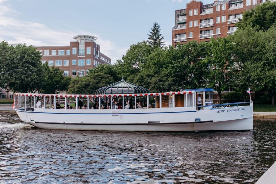 Boston: Charles River Sunset and Cocktail Cruise - Getting to the dock at CambridgeSide and Lechmere Canal Park