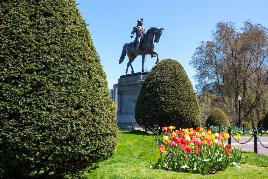 Boston: City History and Highlights Audio App Walking Tour - Getting started at Copp’s Hill Burying Ground, then getting your bearings fast