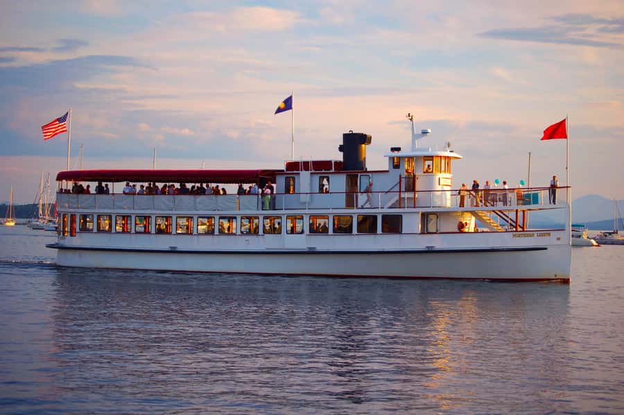 Boston: City Lights Sightseeing Cruise on Classic Boat - Key things to notice before you go