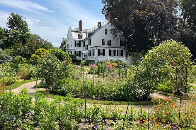 Boston Day Tour by Ferry: Salem Witch Trials Past to Present - Free time in Salem: how to use it well