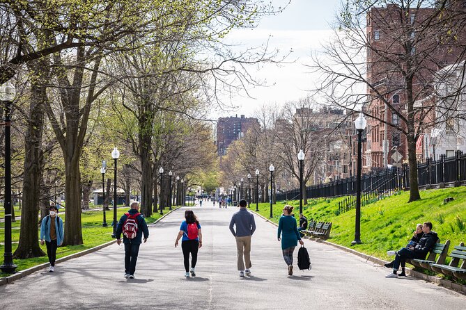 Boston Food & History: Pizza, North End & Freedom Trail - Bread, pizza, and an Italian deli sandwich in the North End