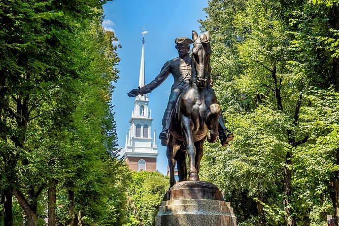 Boston: Freedom Trail History Small Group Walking Tour - Faneuil Hall to the Quincy Market break: history with a breather