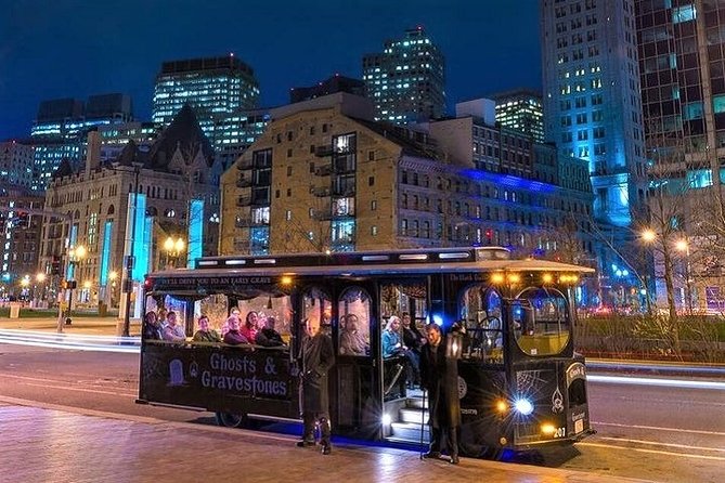 Boston Ghosts and Gravestones Trolley Tour - Meeting at 200 Atlantic Ave, check-in timing, and your 2-hour plan