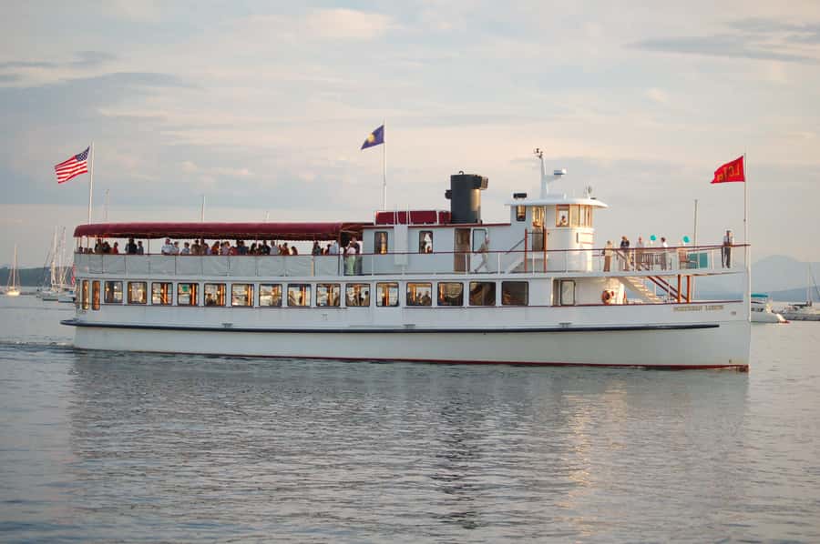 Boston Harbor Fall Foliage Weekend Brunch Cruise - Boston Harbor in Fall, Why a 2-Hour Brunch Cruise Works