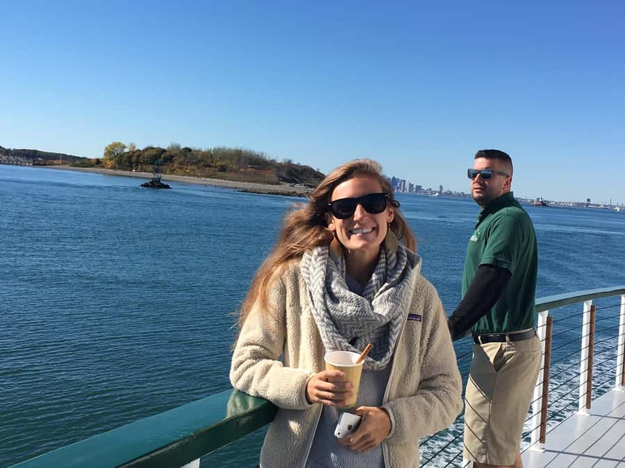 Boston Harbor Fall Foliage Weekend Brunch Cruise - Bar Drinks, Costs, and Keeping Your Day on Budget