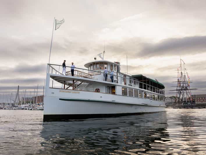 Boston Harbor: Winter Holiday Weekend Brunch Cruise - Warmth vs. Views: Heated Cabin, Deck Time, and What to Wear