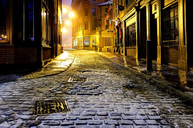Boston Haunted Pub Crawl - Meeting at Samuel Adams Memorial, 9:00 pm: timing, group size, and what to expect