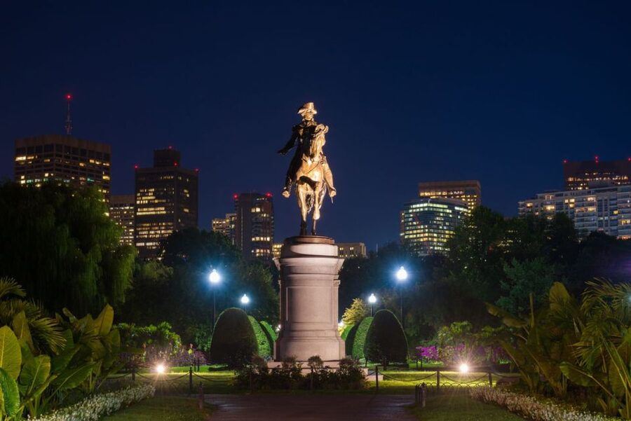 Boston: Haunted Pub Crawl of Historic Pubs and Taverns - Why the guides matter so much (Nicole, Bee, Victoria, and more)