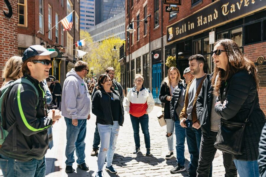 Boston: History Pub Crawl Tour Along the Freedom Trail - How the two hours are paced (and why it matters)