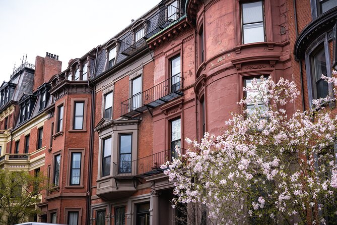 Boston History Tour: Scenic Walk Through Time & Landmarks - Massachusetts State House dome to Granary Burying Ground graves