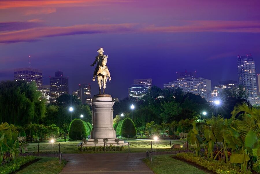 Boston: Holiday Sights and Festive Nights Trolley Tour - How the Guide Shapes the Experience