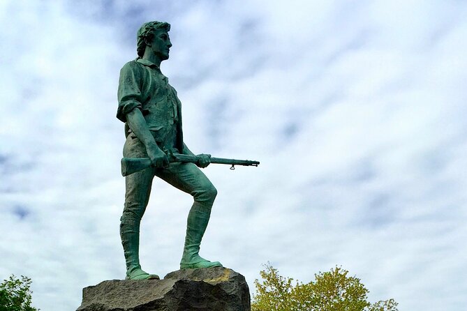 Boston Lexington and Concord Revolutionary War full day tour - Bunker Hill Monument and Harvard Square: Support for Independence Takes Shape