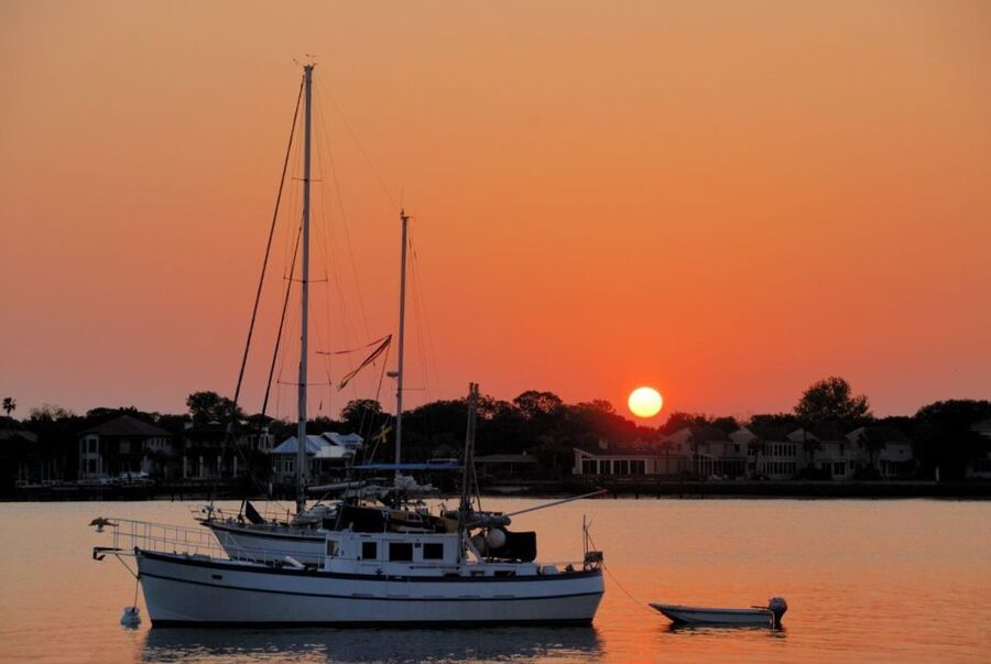 Boston: Martha's Vineyard Day Trip with Optional Island Tour - Boston to Woods Hole and the Ferry Rhythm