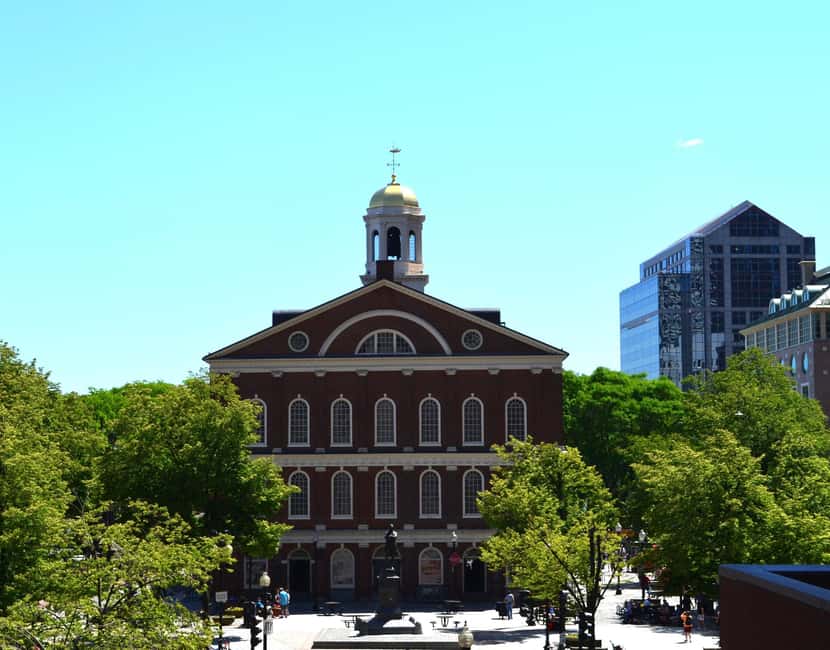 Boston: North End Walking Tour with Private Harbor Cruise - Paul Revere House plus Greenway and Mall stops, where you feel the build-up