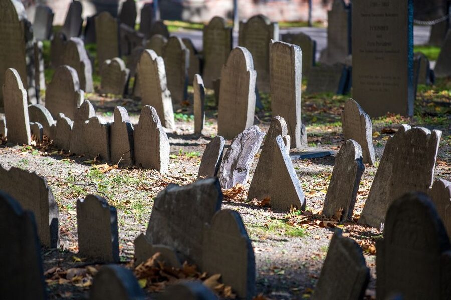 Boston: Official Freedom Trail® Walking Tour - Guides in character: how to get more than facts while walking