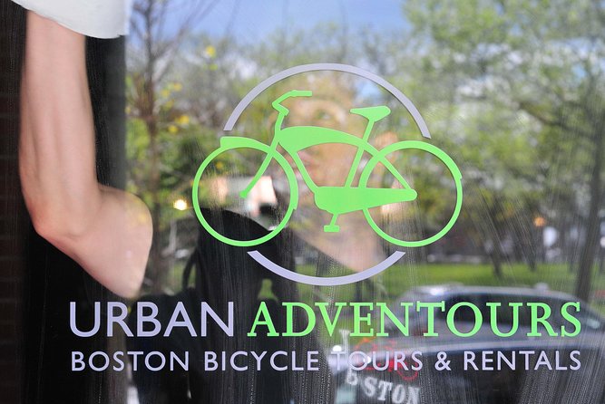 Boston's Emerald Necklace Guided Bicycle Tour - Esplanade to the Hatch Shell: when parks meet big-city stages