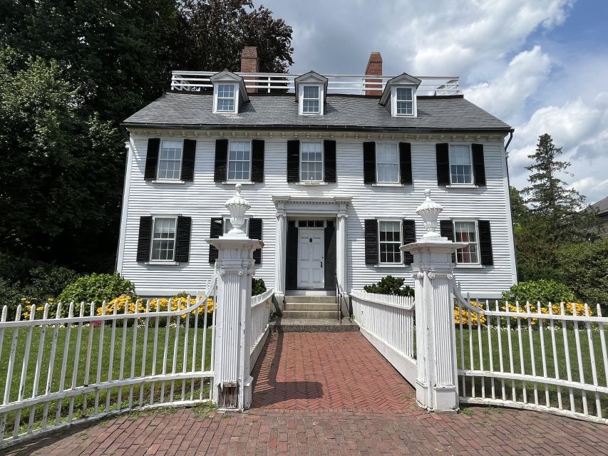 Boston: Salem by Boat – Witch Trials & Walking Tour - The free-time window for lunch and shopping, use it strategically