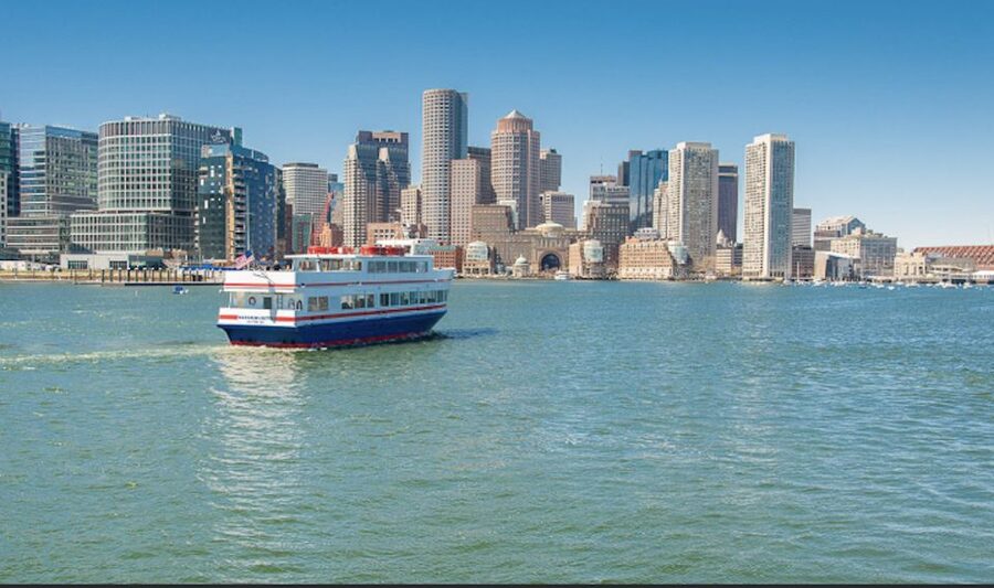 Boston: Scenic Harbor Cruise (Dog-Friendly) - Logan Airport, Boston Skyline Views, and Bunker Hill Monument in One Sweep