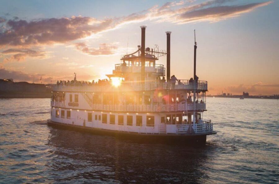 Boston: Scenic Moonlight Harbor Cruise - Where to board at Rowes Wharf, and how not to miss Gate C