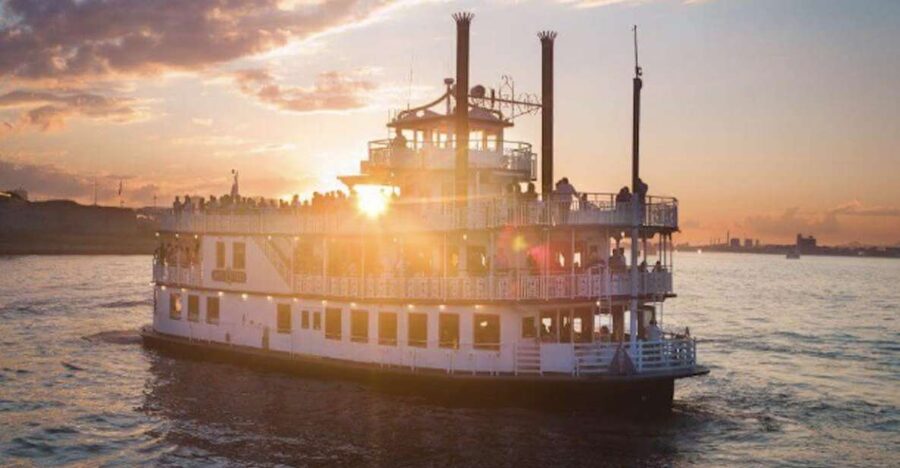 Boston: Scenic Moonlight Harbor Cruise - The 1.5-hour moonlight cruise route, what it feels like, and why it works