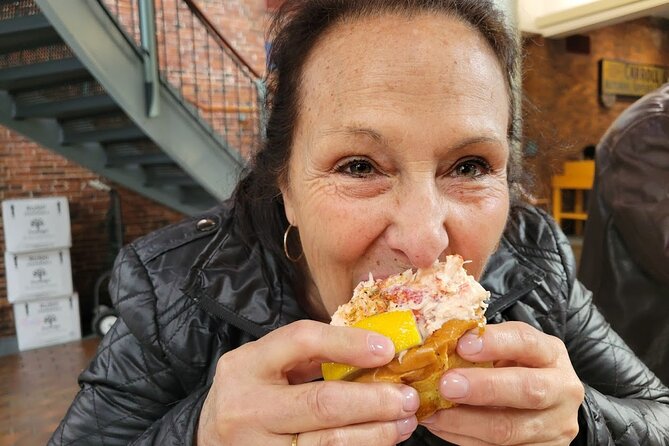 Boston Seafood & Freedom Trail Walking Tour - A seafood meal on the move, with Freedom Trail context