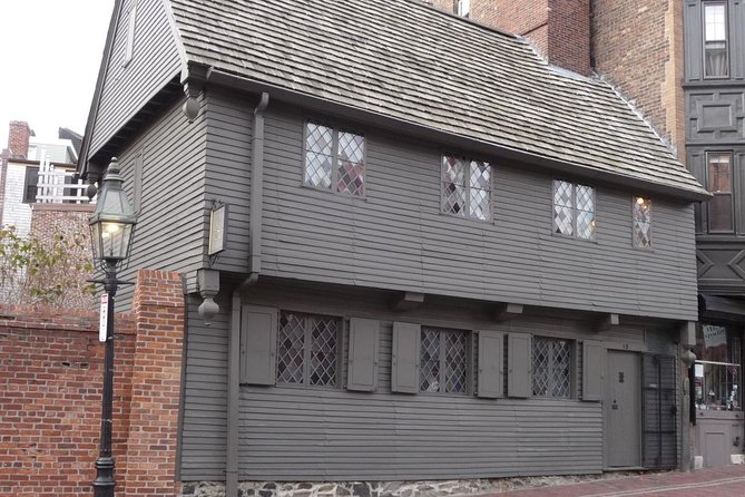 Boston Sightseeing Tour - a fully-narrated driving tour - A 3-hour private Boston drive tour that turns landmarks into a story