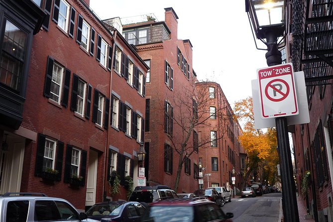 Boston Sightseeing Tour - a fully-narrated driving tour - Back Bay and architecture drives: seeing the city’s style in motion