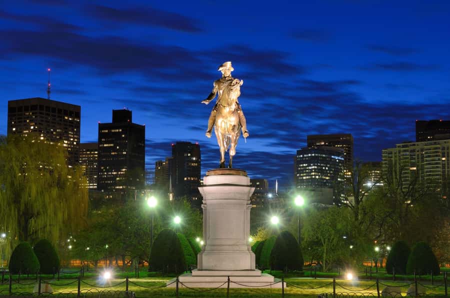 Boston: The Ghosts of Boston Tour - Boston Common: Turning a Daily Landmark Into a Haunted Walk