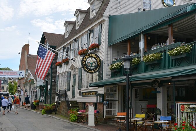 Boston to Newport Mansions Private Day Trip - Where to eat: waterfront seafood, historic vibes, or a classic pub