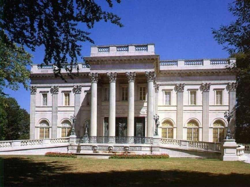 Breakers, Marble House, Downtown Newport DayTrip from Boston - Entering The Breakers: Vanderbilt extravagance, up close