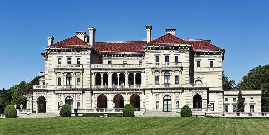 Breakers, Marble House, Downtown Newport DayTrip from Boston - Boston pickup, ride comfort, and how the day starts