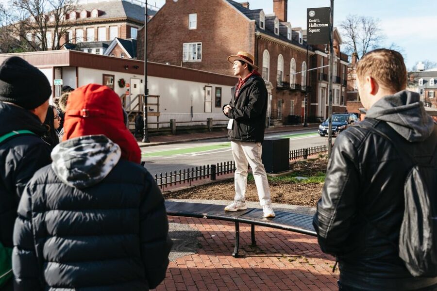 Cambridge: Harvard University Student-Guided Walking Tour - The John Harvard Statue: your quick mental map