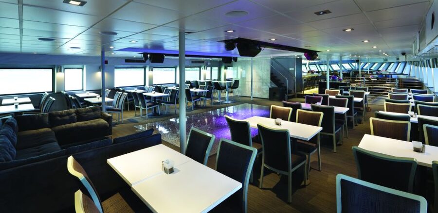 City Cruises Boston: Harbor Buffet Lunch or Dinner Cruise - Who should book this buffet cruise, and who might not love it