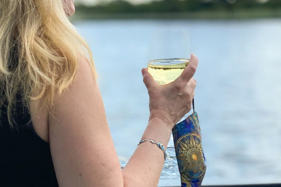 City Cruises Boston: Premier Brunch or Dinner Harbor Cruise - DJ, dancing, and the romantic-or-party factor