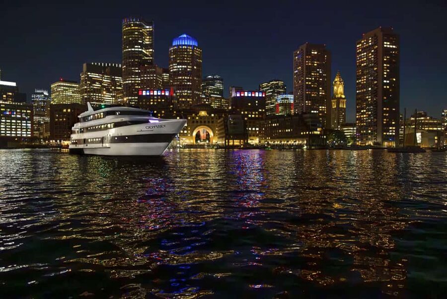 City Cruises Boston: Premier Brunch or Dinner Harbor Cruise - Should you book this Boston Harbor brunch or dinner cruise?