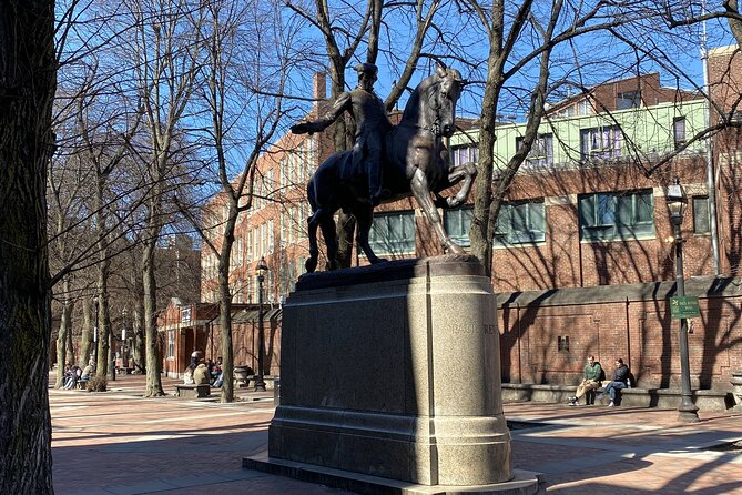 Freedom Trail Walking Tour in Boston in French - Faneuil Hall to Quincy Market: from Liberty to where you actually eat