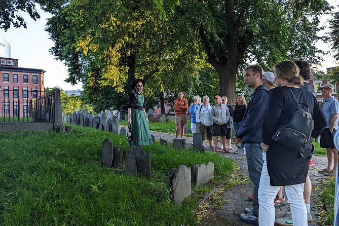 Ghosts and Gravestones Boston Nightwalk - The two graveyards you do not just peek at